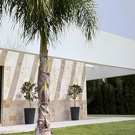 فيلة Guatemala House24